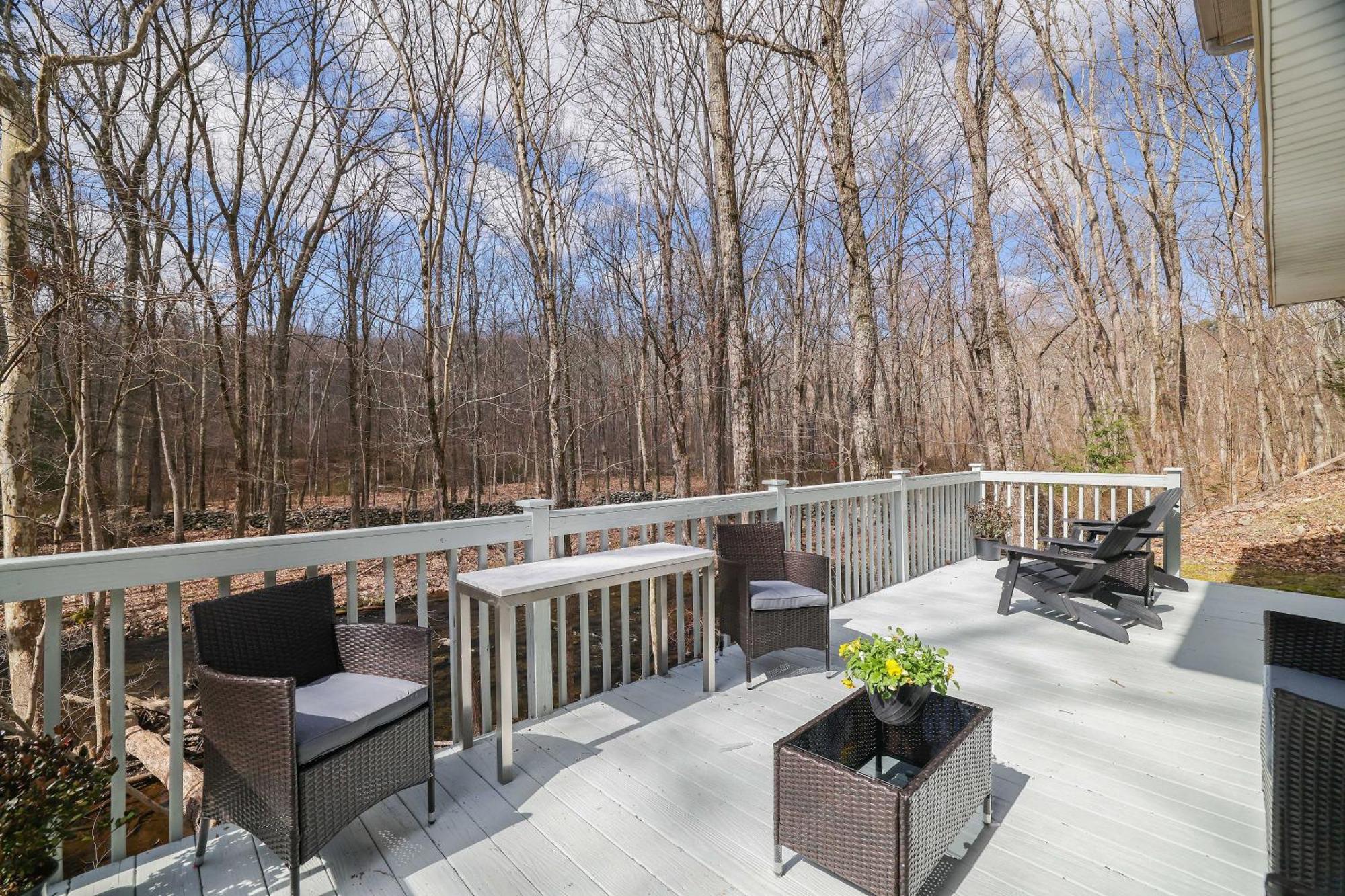 Holiday home 30 Day Minimum - Private Creekside Solace *