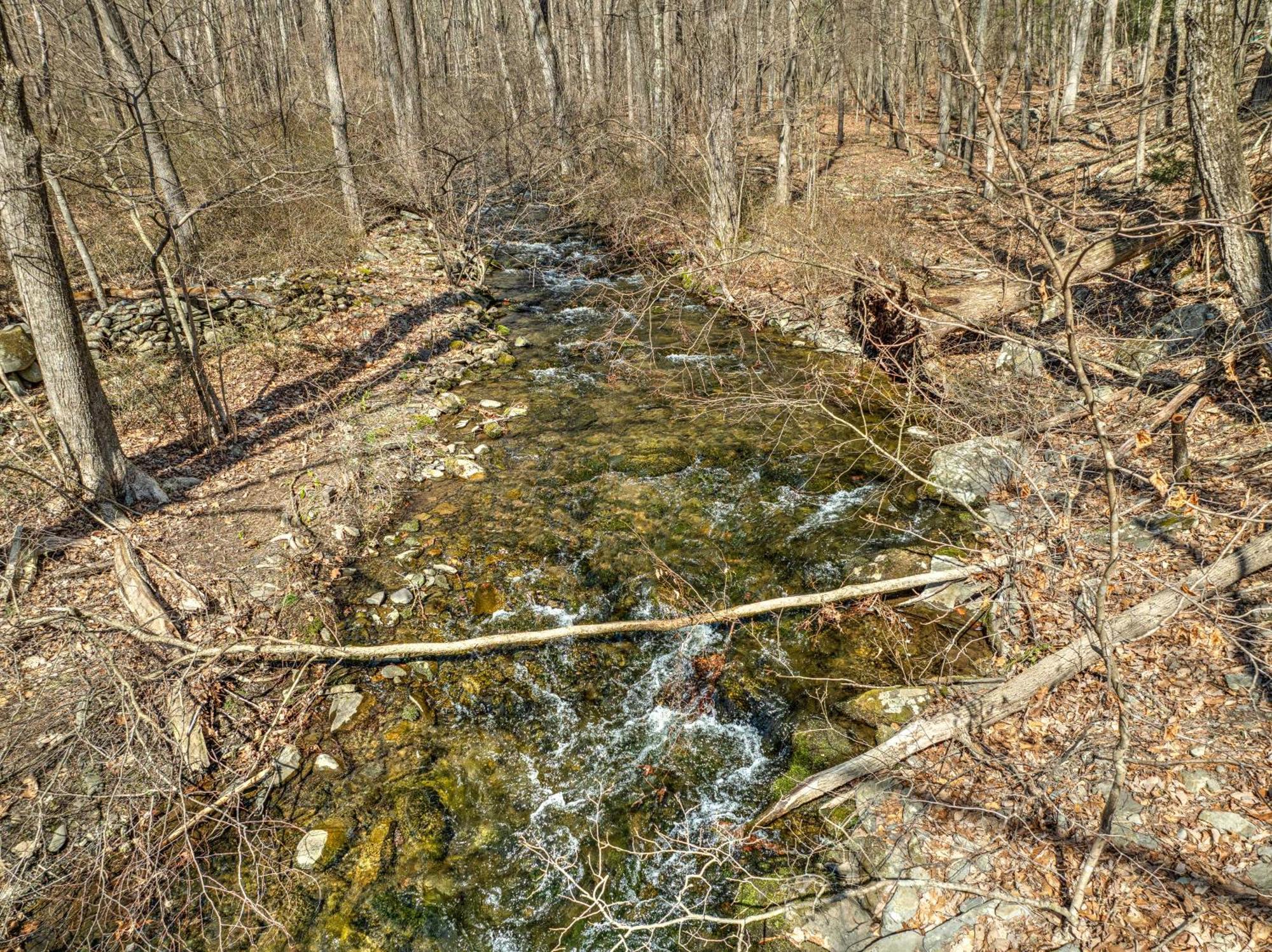 30 Day Minimum - Private Creekside Solace * East Stroudsburg